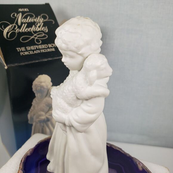 Vintage 1983 AVON Nativity Collectibles The Shepherd Boy Porcelain Figurine - Picture 12 of 13